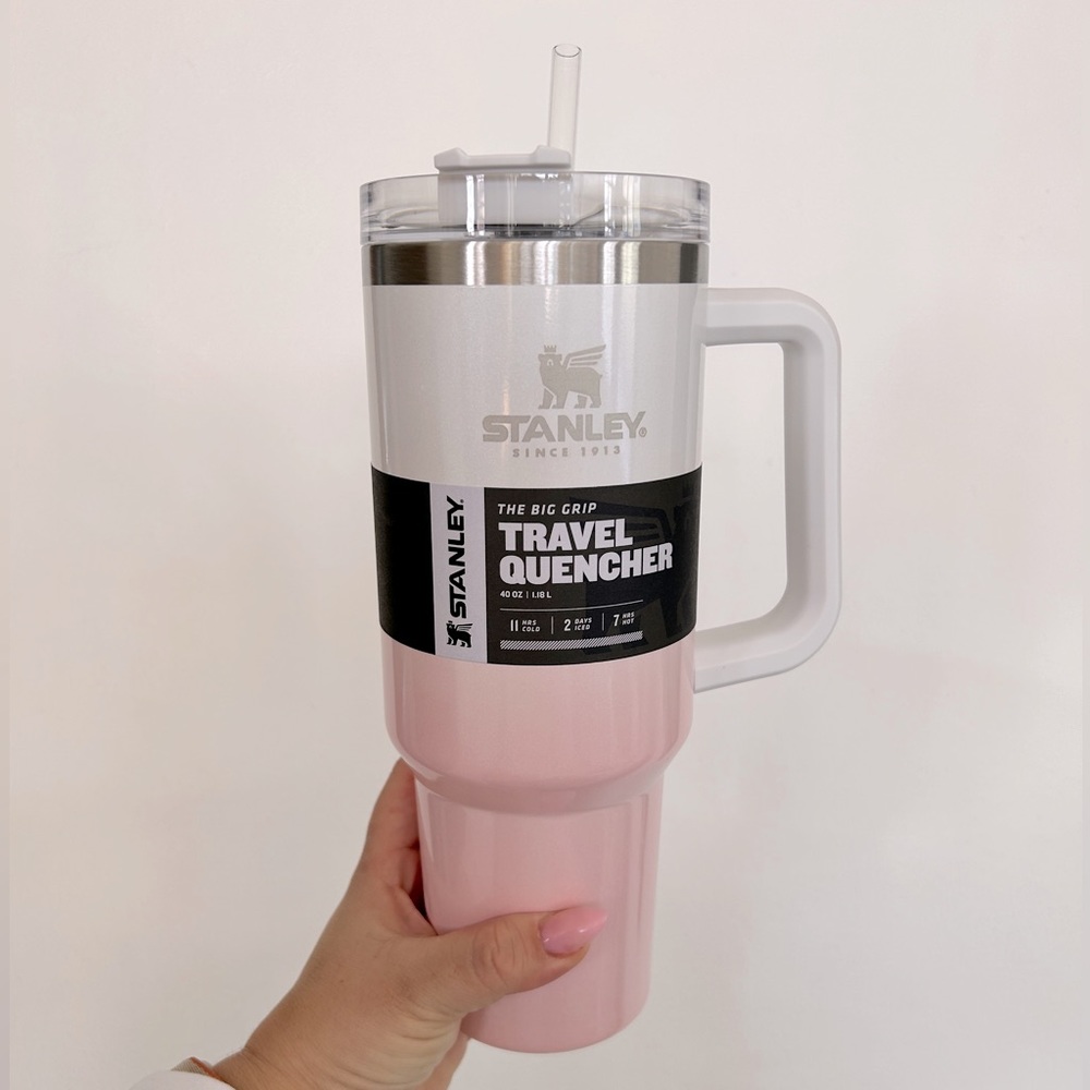 NWT Stanley - PARFAIT OMBRE 40 oz. Adventure Quencher Tumbler (Pink and White)